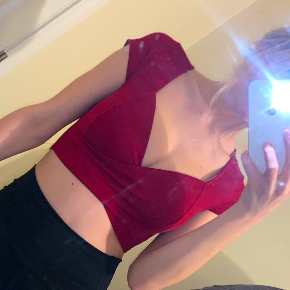 Crop top - Picture 1 of 1